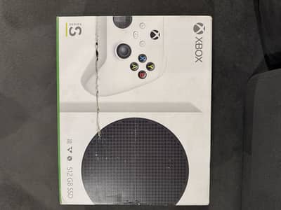 Xbox series S 512gb ssd 1 month used 10/10 condition