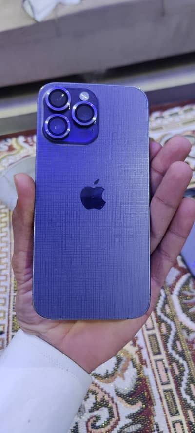 iphone 14pro max 256gb mein hy lash watar pak