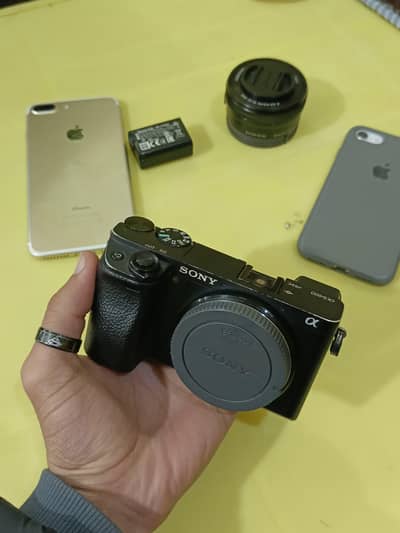 Sony a6400 with kit lens 16-50mm