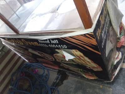 Burger or suarma counter