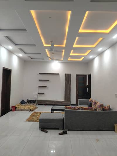 Furnished room available for rent in E11 2 in portion