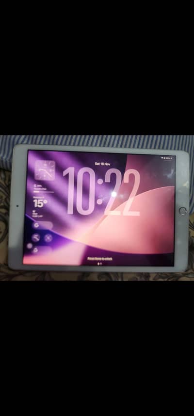 Ipad 8 gen white lush condition best for gaming