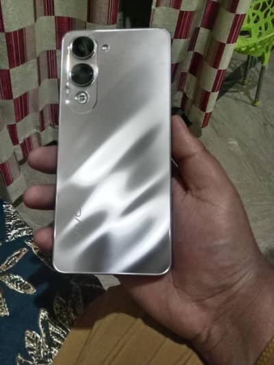 urgent sale total original 10 by 10 condition only phone with charger