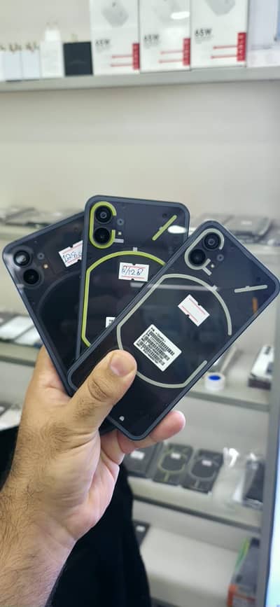 Nothing Phone 1 - 8GB - 128GB - 4,500 MAH