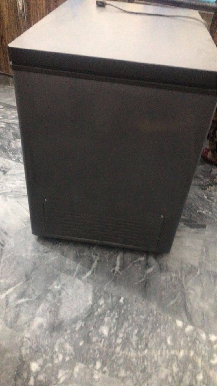 Small deep freezer 0