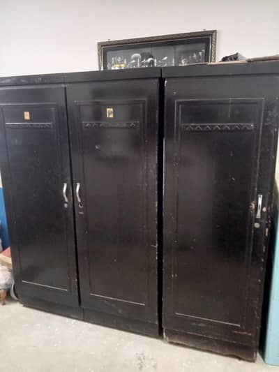 3 door wardrobe