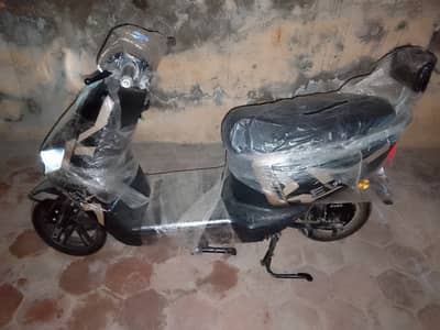 Evee Gen z 1000 watt Scooty