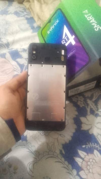 Infinix Hot 4 khola ni howa new box side se panel break ha bake al ok