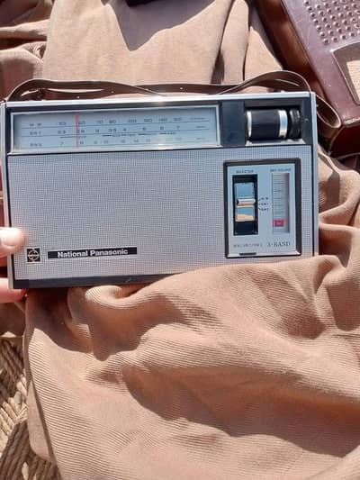 National Panasonic Radio R-312  Made in Japan