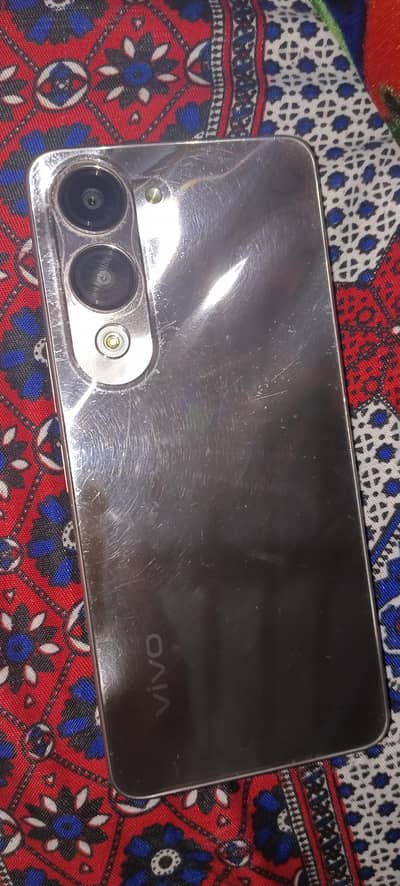 4 months warnty hai Ladies use mobile hai 4 128