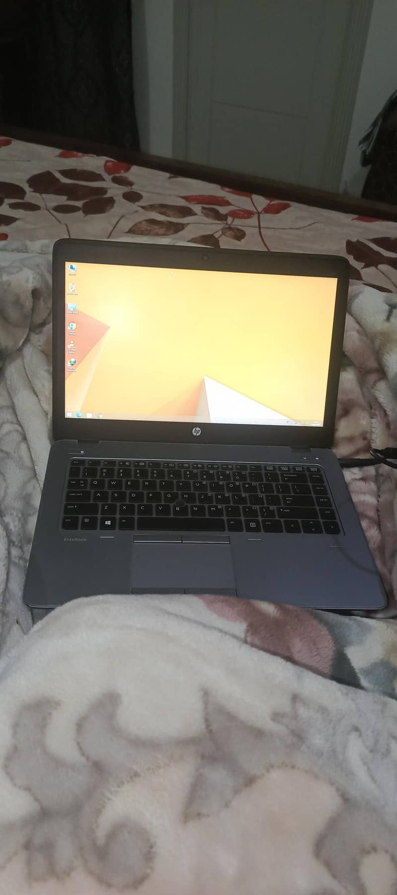 لیپ ٹاپ میں کوئی فالٹ نہیں ہے، بالکل اوکے کنڈیشن ہے۔ 0