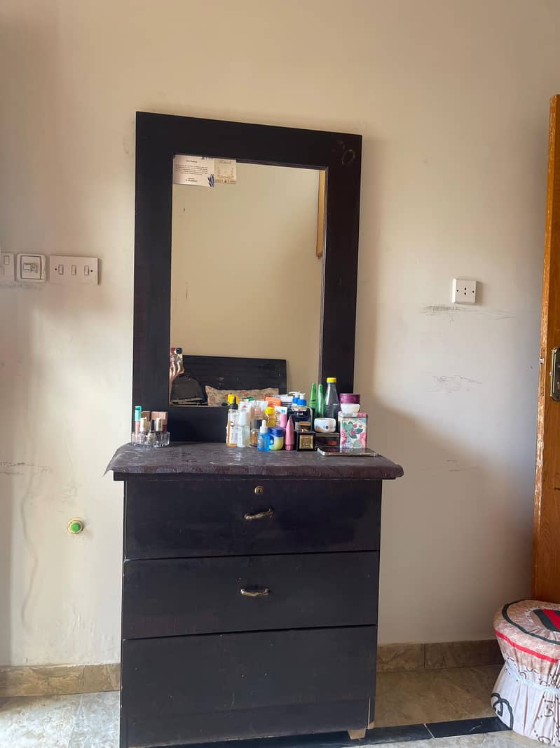 Dressing table 1