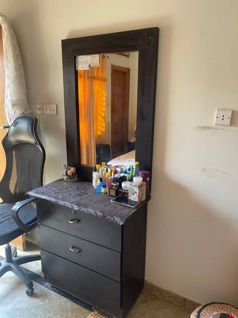Dressing table 2