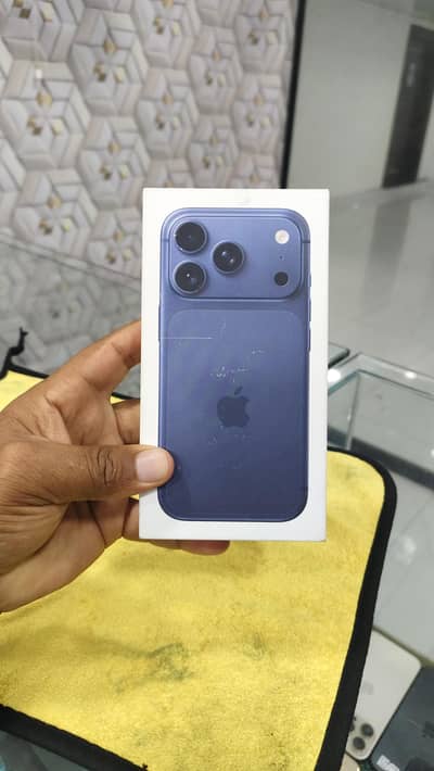 iphone 17 pro 512Gb  Non pta sim non active  0 cycle count