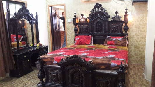 chuniyot king siz bad and dressing table