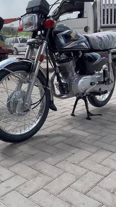Honda CG 125 Black 2025 brand new condition