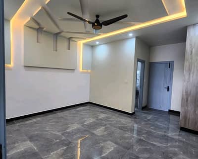 Investors Should sale This House Located Ideally In B-17