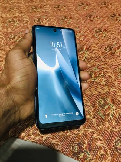 infinix Hot 40i 8+8 16/128 gb memory 5000mAh battery