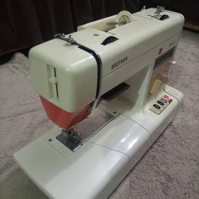 good condition sewing machine automatic 1