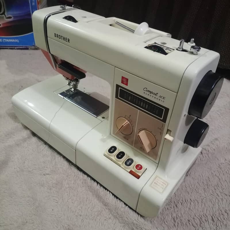 good condition sewing machine automatic 5
