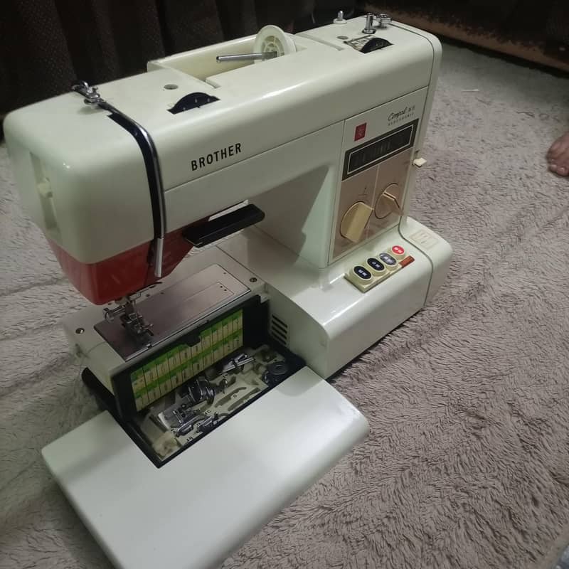 good condition sewing machine automatic 6