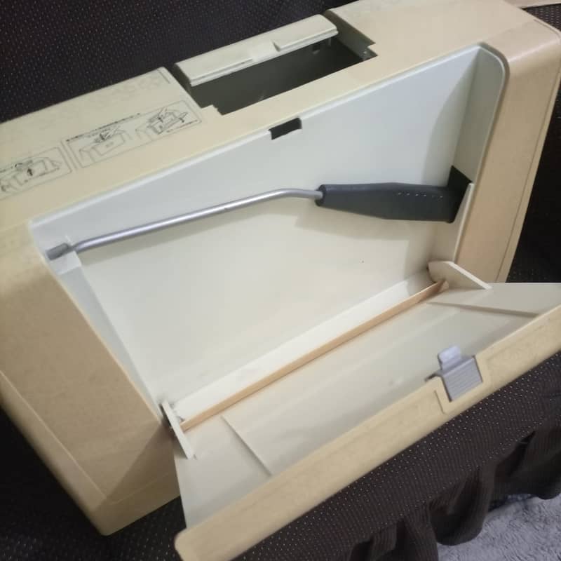 good condition sewing machine automatic 8