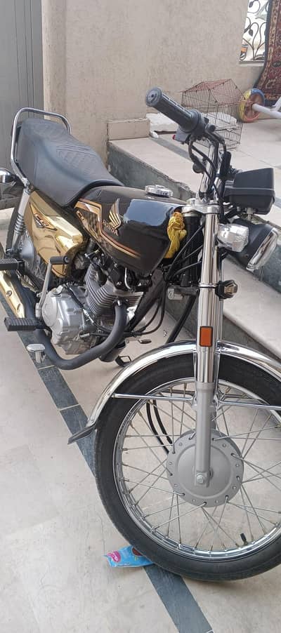 urgently selling my 125 brand new bike