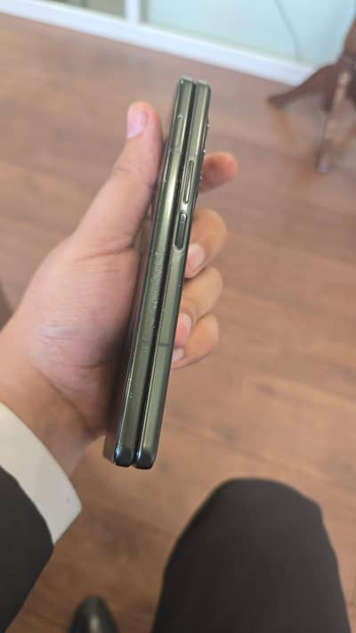 fold 3 official oky pta 12. . 256 gb doted