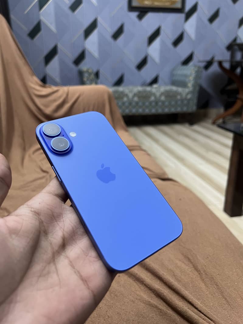 iPhone 16 0