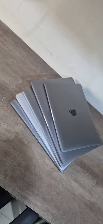 Apple MacBook Pro 2017 – 15 Inch | Core i7 | 16GB RAM | 500GB SSD | Ex