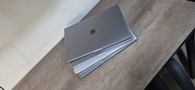 Apple MacBook Pro 2017 – 15 Inch | Core i7 | 16GB RAM | 500GB SSD | Ex
