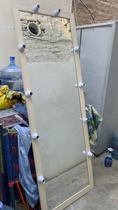 7 foot mirror with 10 bulb option