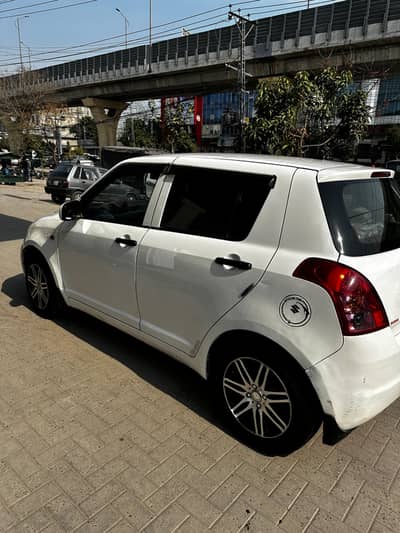 SUZUKI swift DX 2013