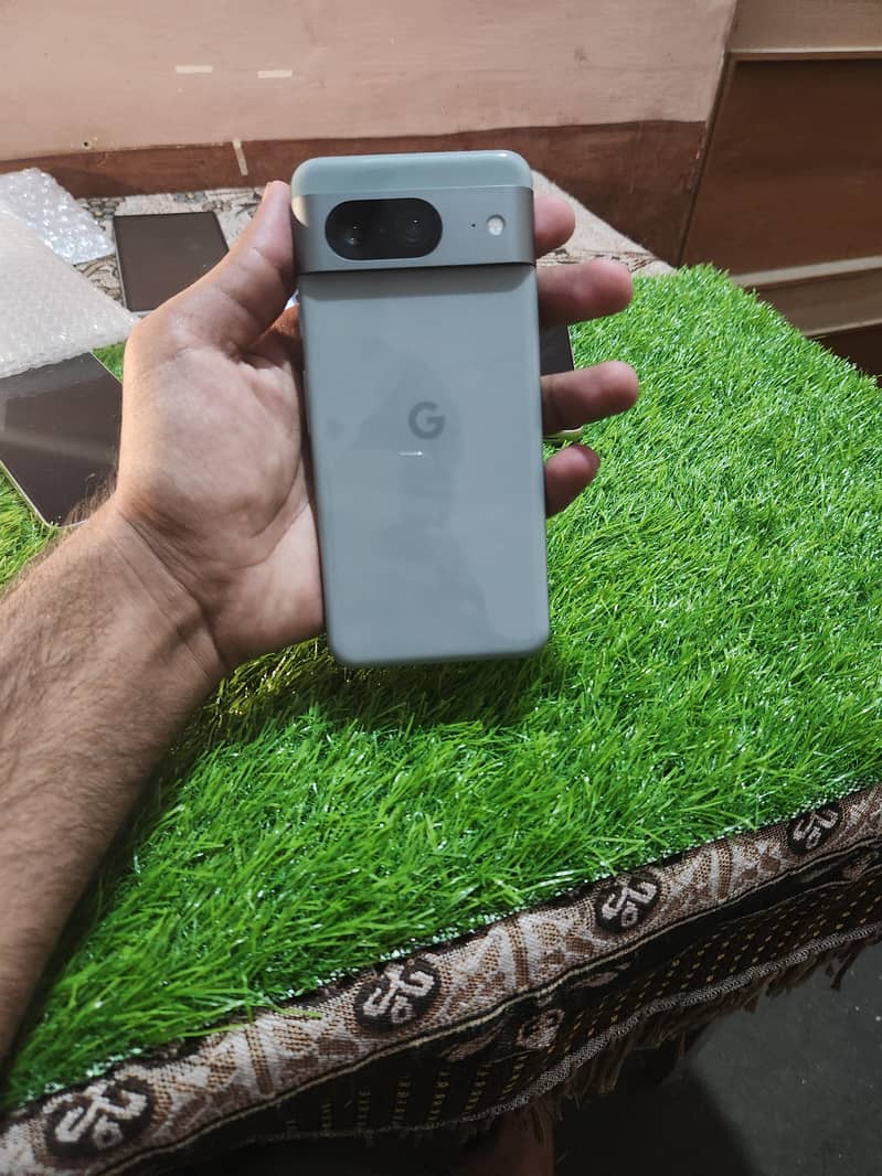 Google pixel 8 4