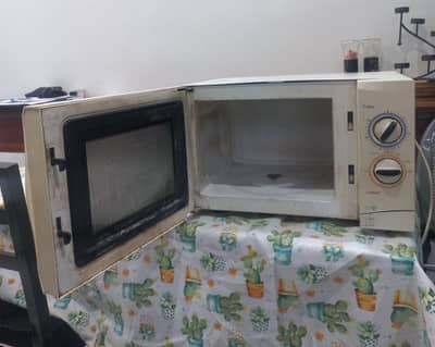 Microwave Oven