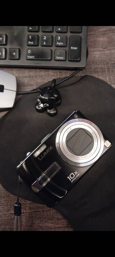 Panasonic LUMIX DMC-TZ3 digital camera