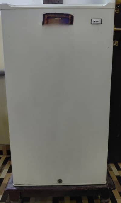 refrigerator with wood stand