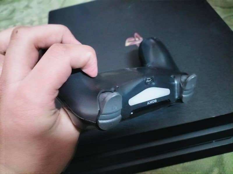 PS4 PRO 1