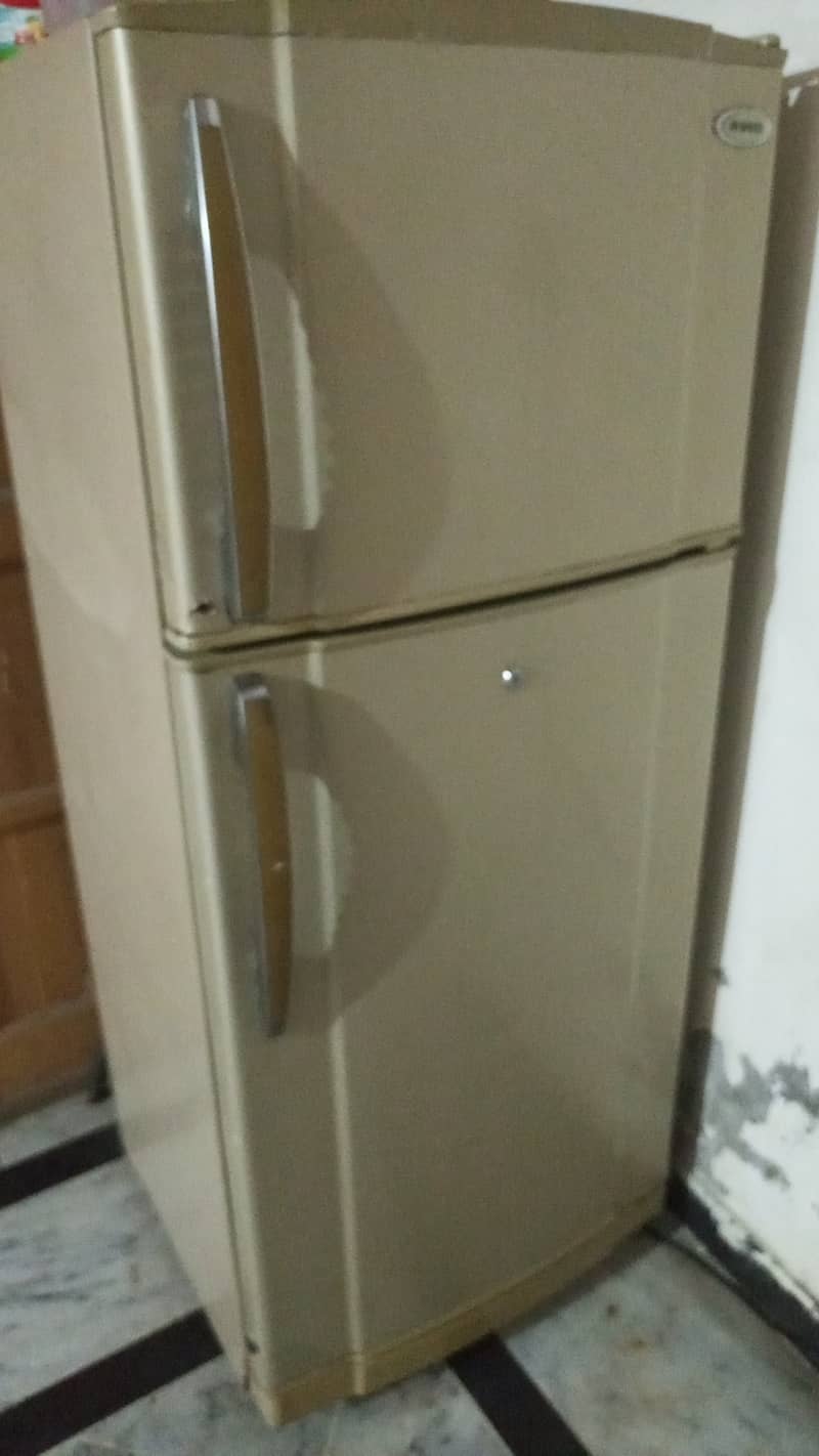 فار سیل ویوز کا فریج ریفریجریٹر   ابھی مناسب وقت ہے تھوڑی سی گرمی پڑی 1