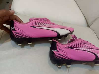 puma original football shoes size 9,10