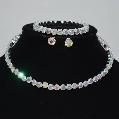 beautiful necklace specially for Eid and weddings parties