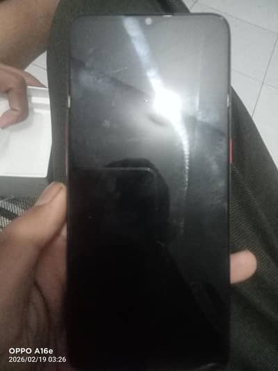 screen thodi damage aur back side se bhi thoda