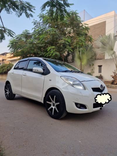 *TOYOTA VITZ 1.0*