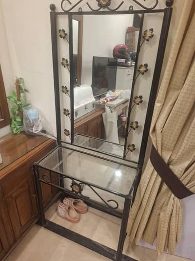 dressing table