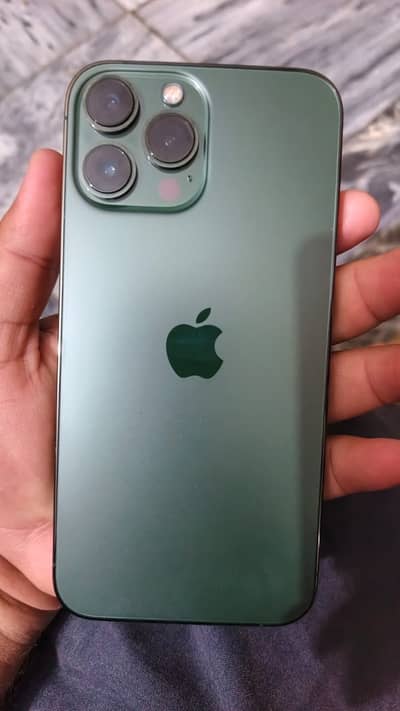 I phone 13 Pro Max alpine green cour