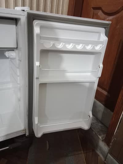Dawlance room size refrigerator