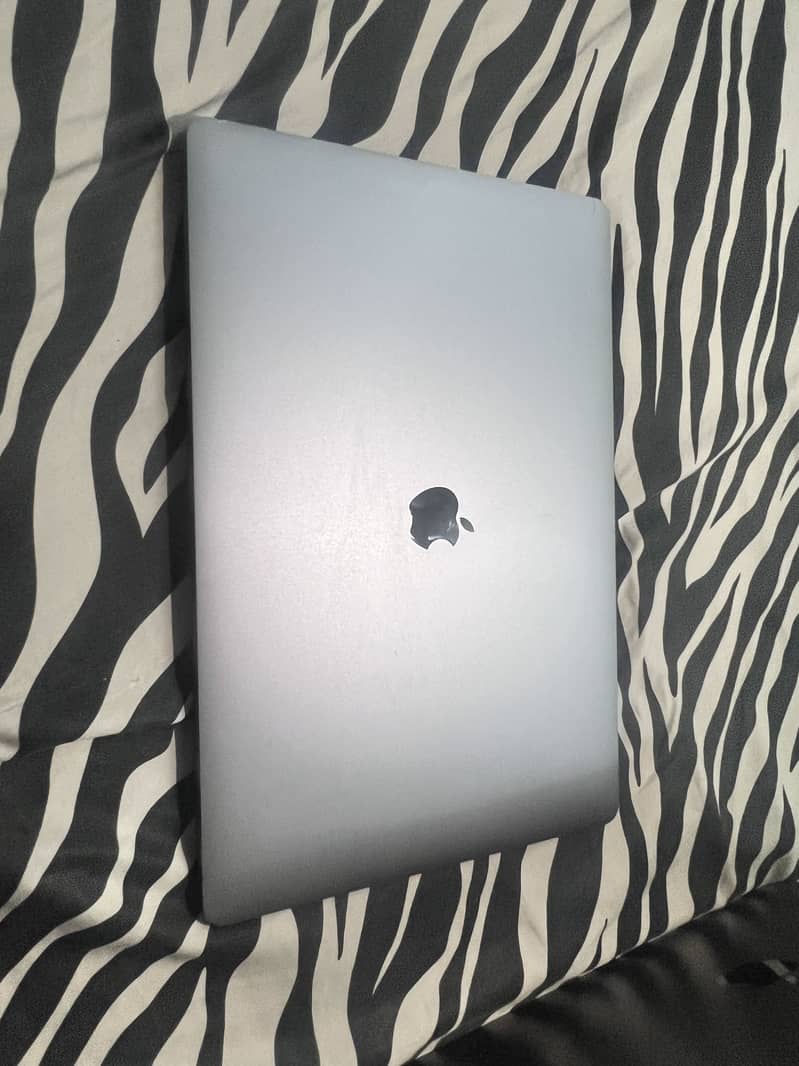 Macbook Pro 1