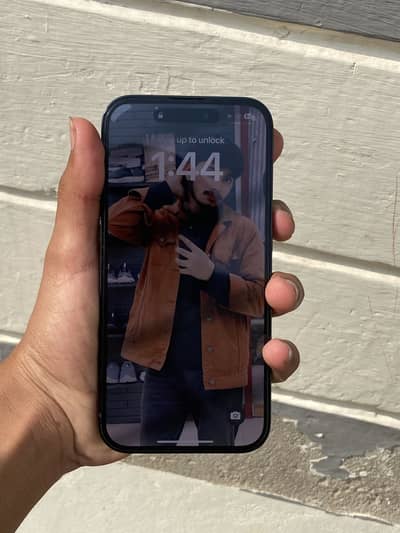 iPhone 14pro black clour