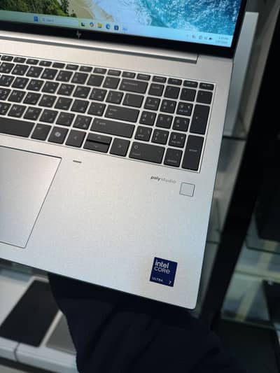 HP ELITEBOOK 860 G11 Ultra 7