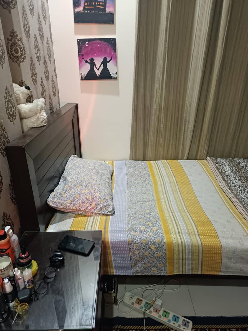 single bed and side table 2